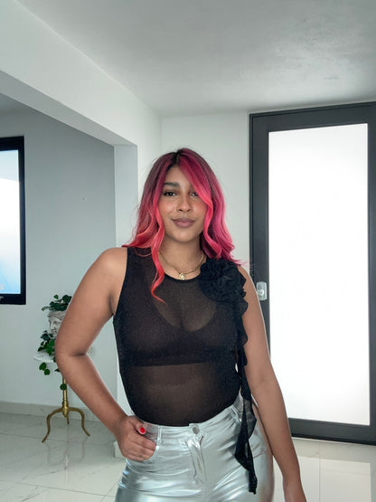 Top de rosa negra