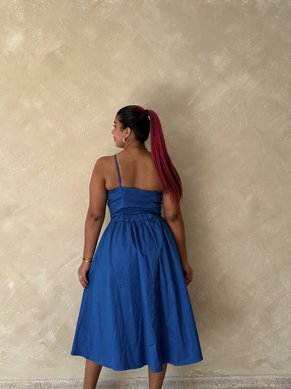 Vestido azul con flores