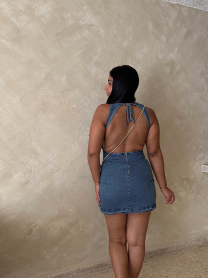 vestido vaquero con espalda abierta