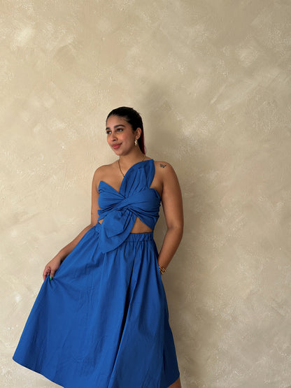 Vestido azul con flores